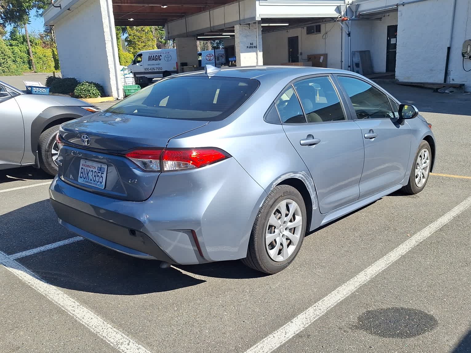 2020 Toyota Corolla LE photo 3