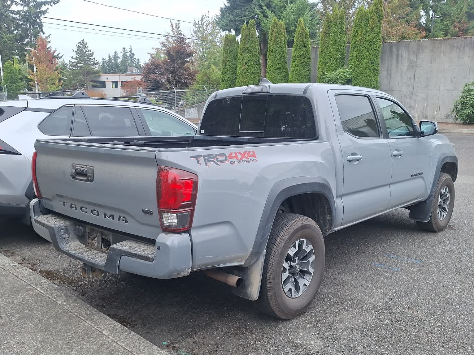 2019 Toyota Tacoma TRD V6 photo 3