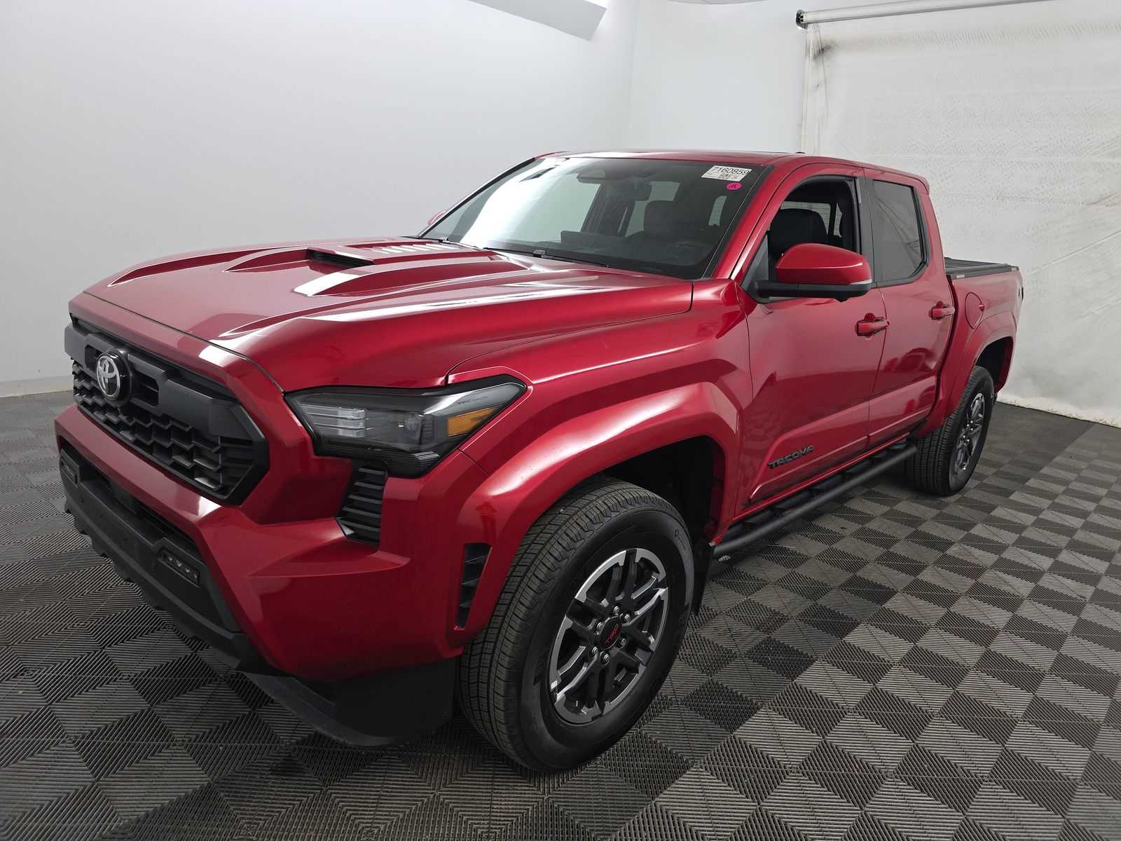 2024 Toyota Tacoma TRD Sport Double Cab photo 2