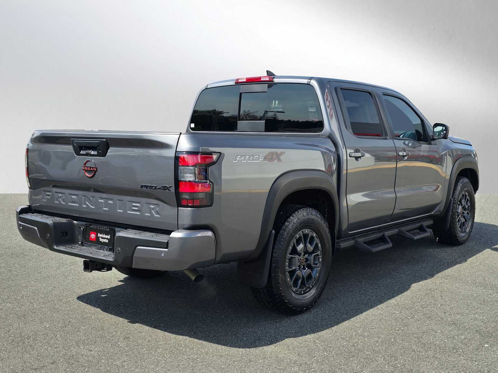 2023 Nissan Frontier PRO-4X photo 2