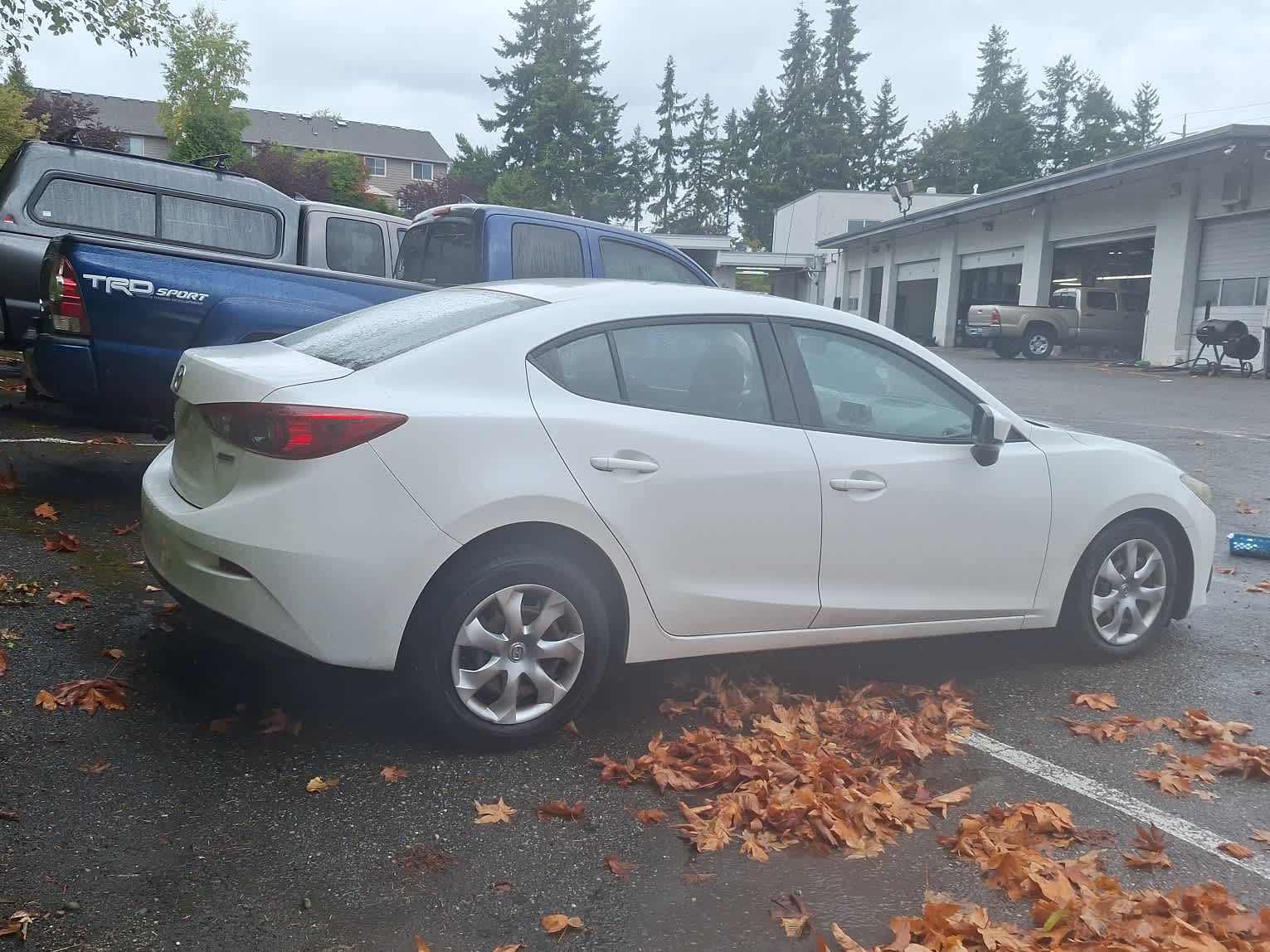 2014 Mazda Mazda3 i Sport Sedan photo 3