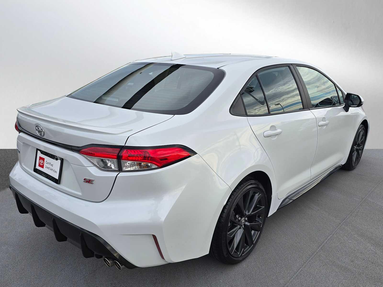 2024 Toyota Corolla SE photo 3
