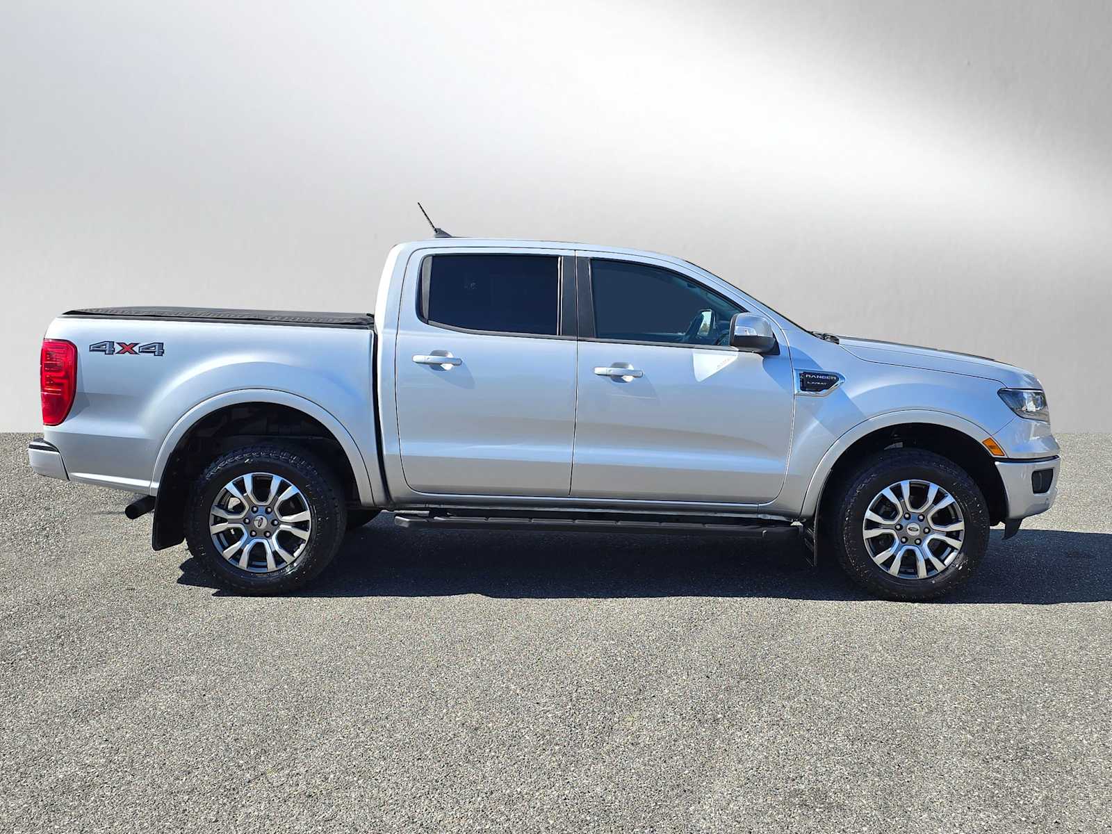 2019 Ford Ranger Lariat photo 2
