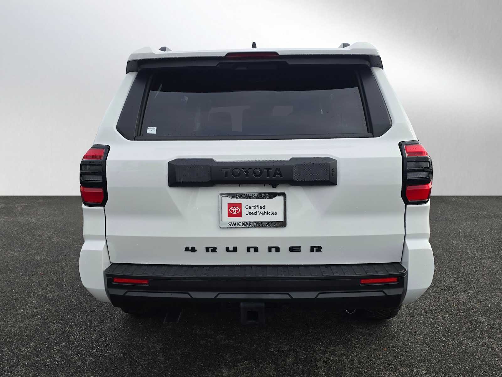 2025 Toyota 4Runner SR5 photo 4