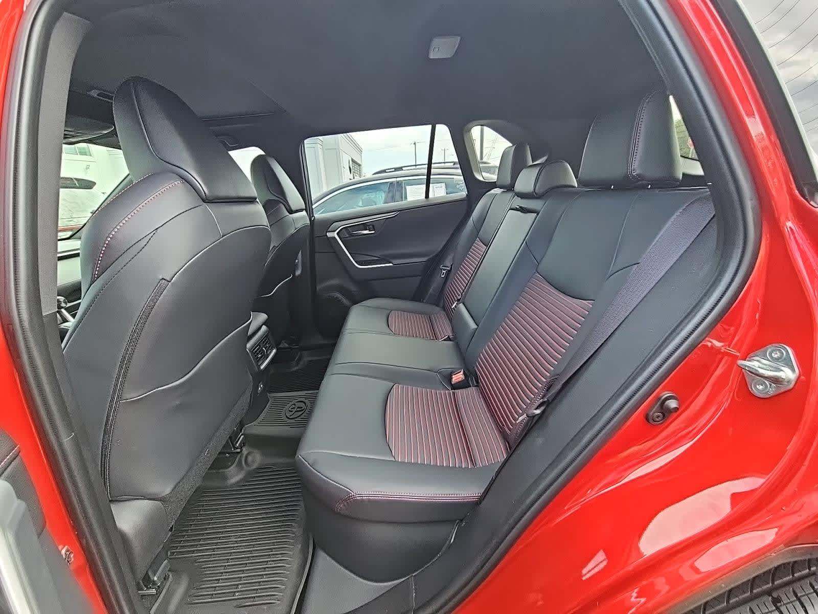 2025 Toyota RAV4 Hybrid XSE photo 2