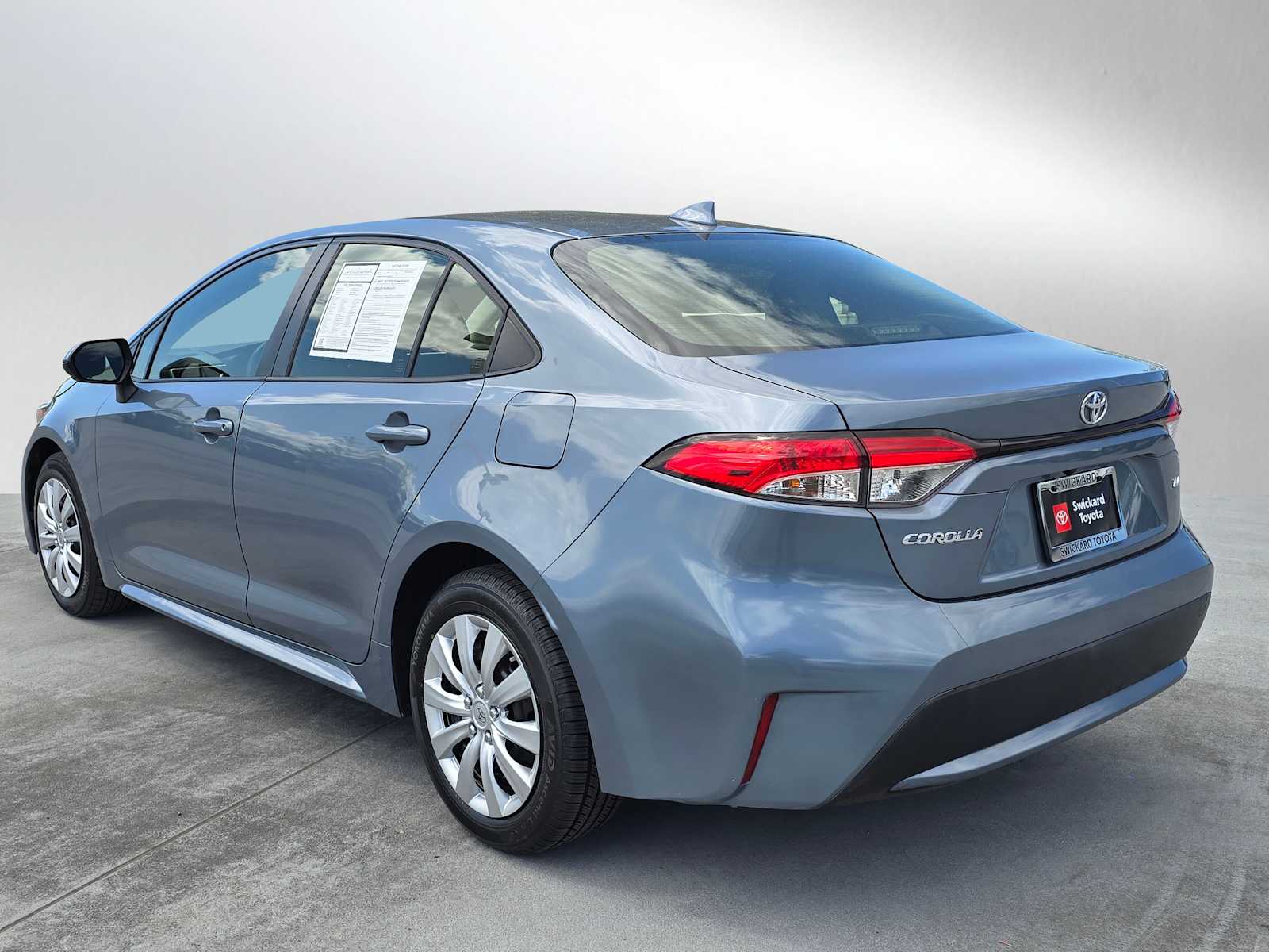 2022 Toyota Corolla LE photo 4
