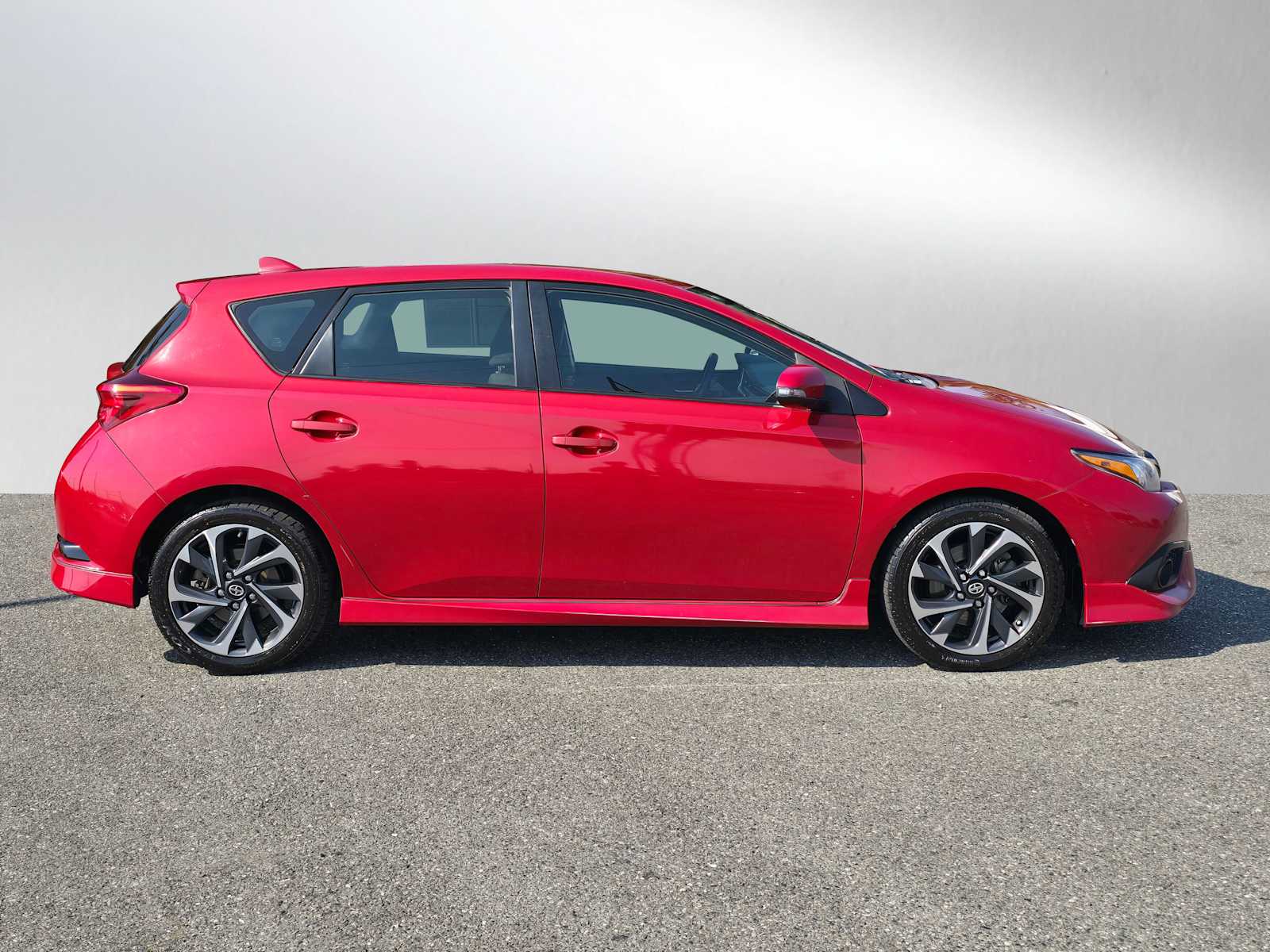 2016 Scion iM Base photo 2