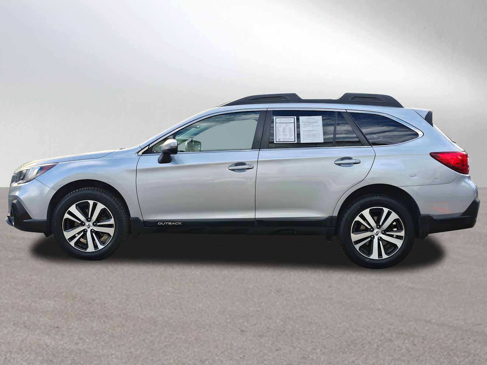 2018 Subaru Outback 2.5i Limited photo 3