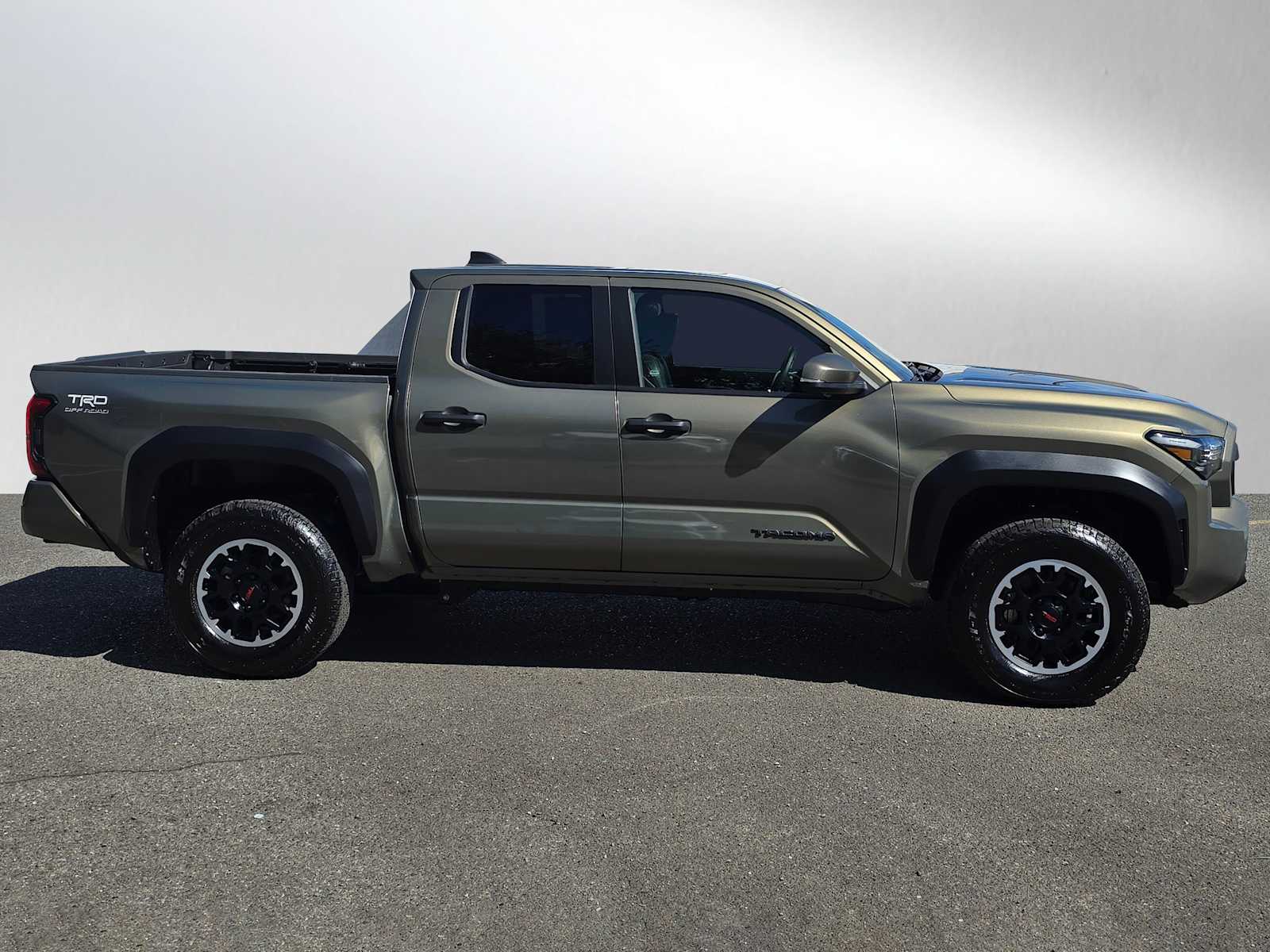 2024 Toyota Tacoma TRD Double Cab photo 2