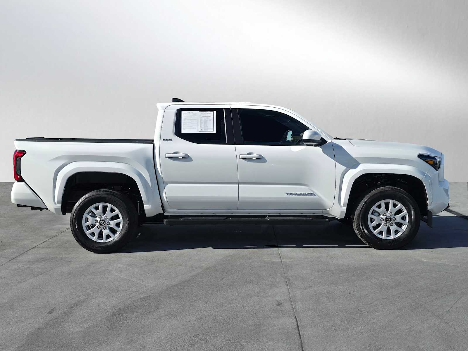 2025 Toyota Tacoma SR5 Double Cab photo 2