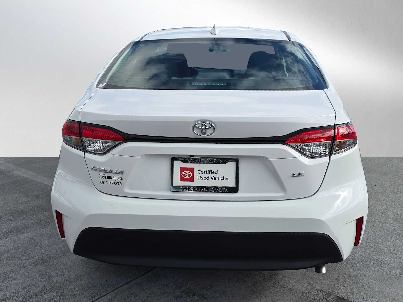 2025 Toyota Corolla LE photo 3