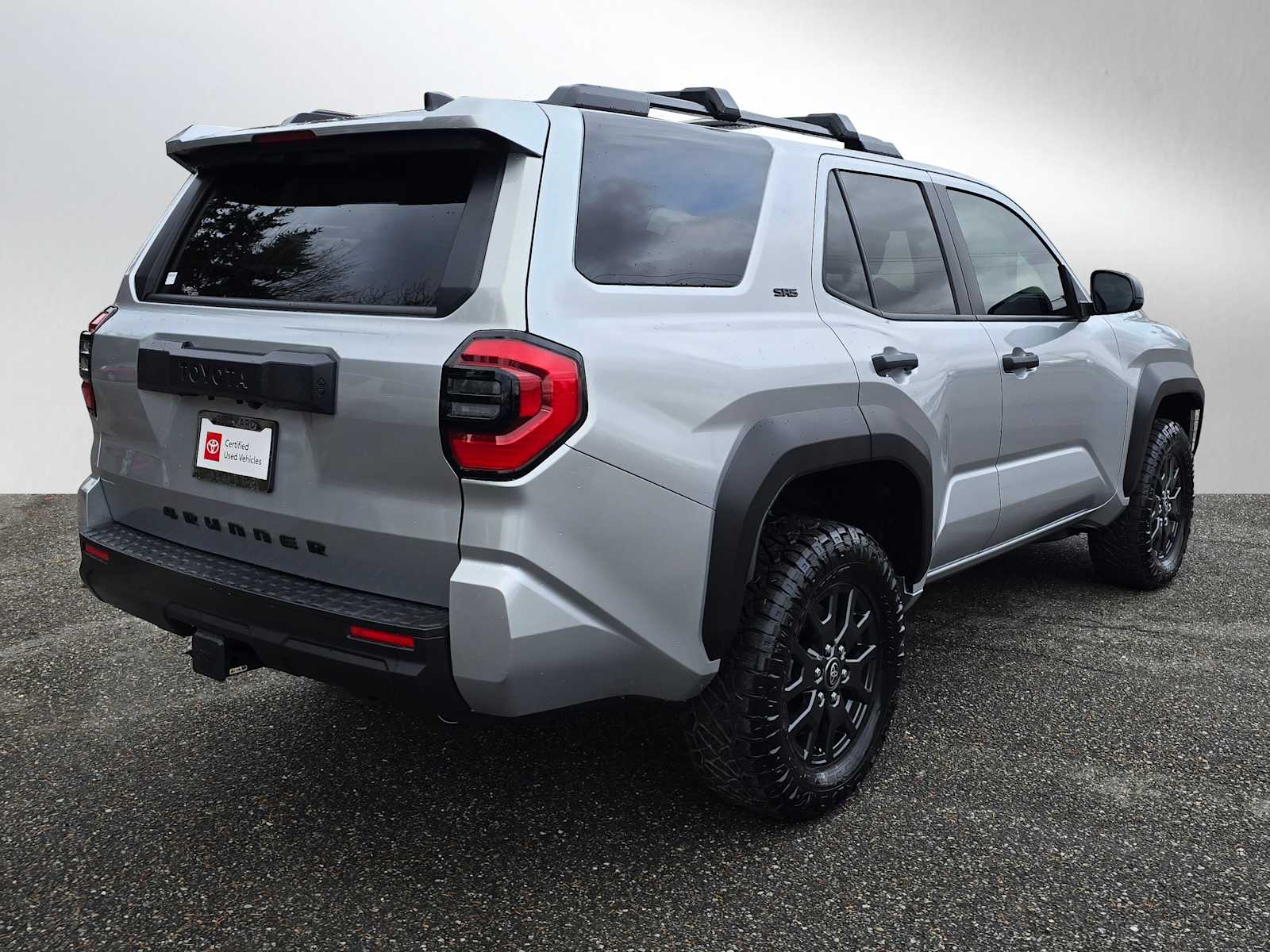 2025 Toyota 4Runner SR5 4WD photo 3