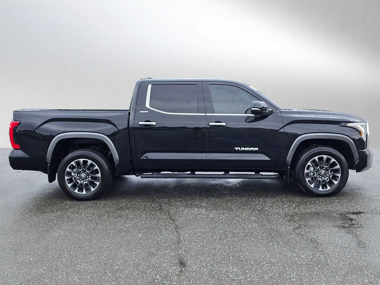 2025 Toyota Tundra Limited CrewMax photo 2