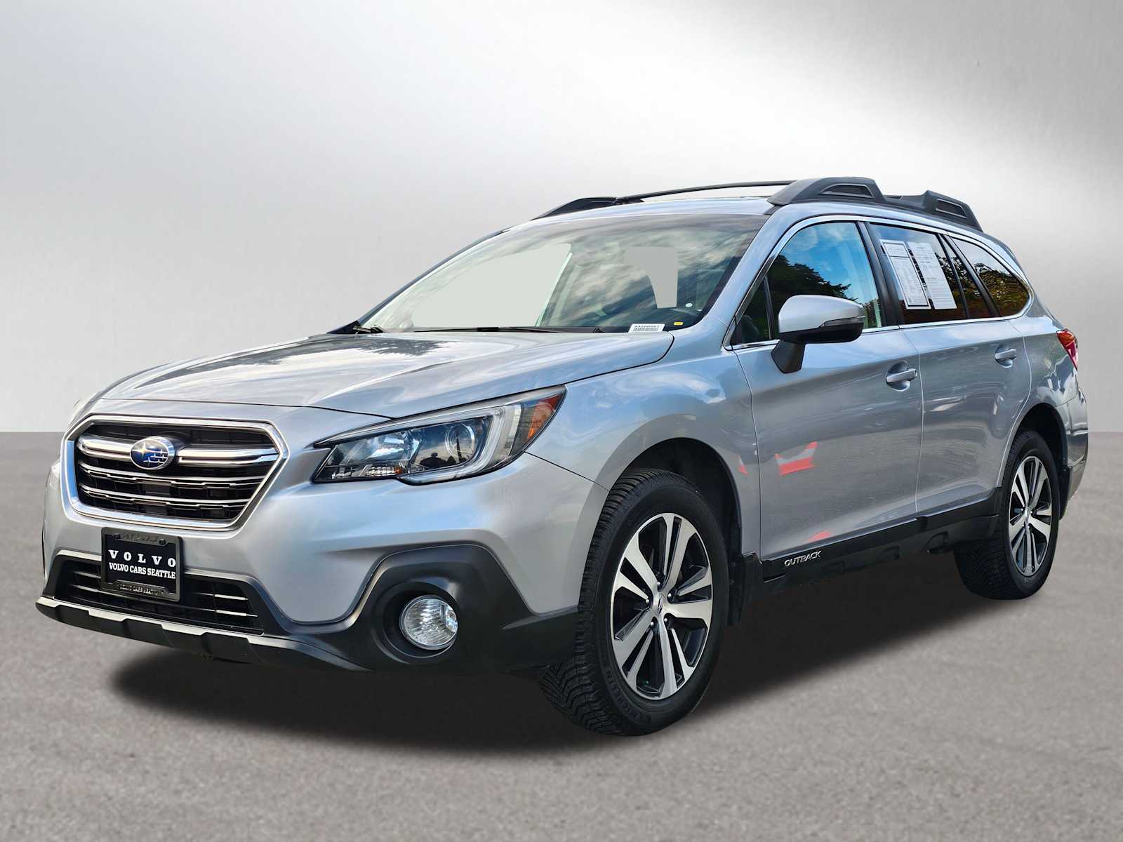 2018 Subaru Outback 2.5i Limited photo 2