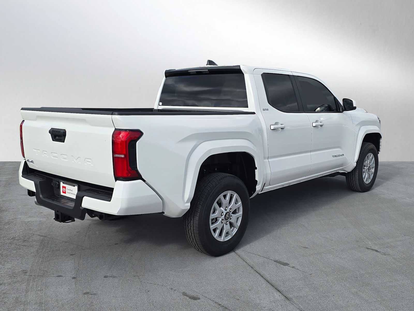2025 Toyota Tacoma SR5 Double Cab photo 2