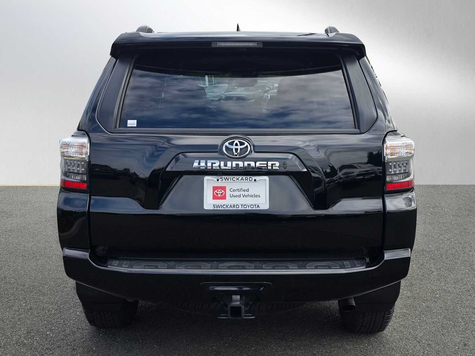 2024 Toyota 4Runner SR5 Premium photo 4
