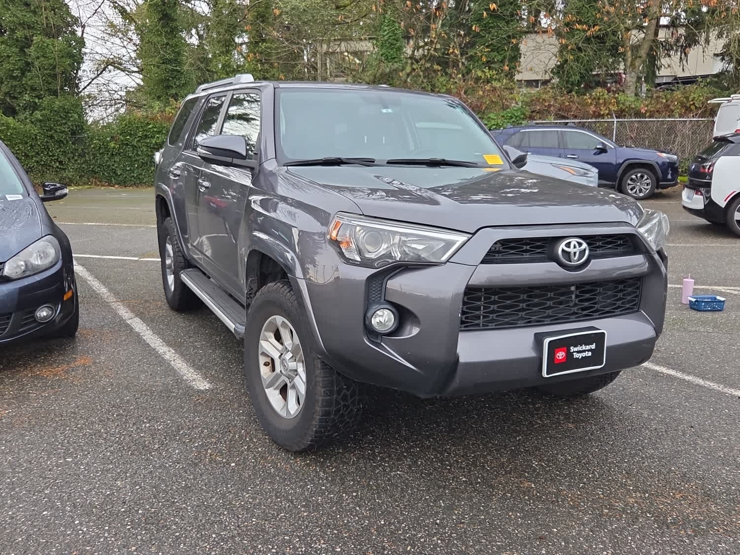 2018 Toyota 4Runner SR5 Premium photo 2
