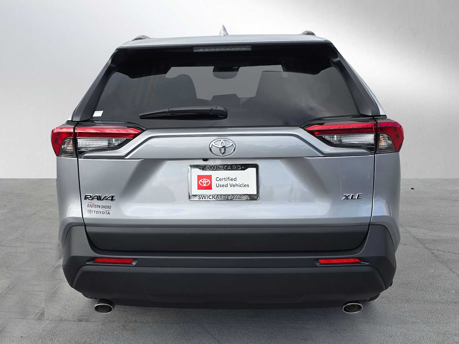 2025 Toyota RAV4 XLE photo 4