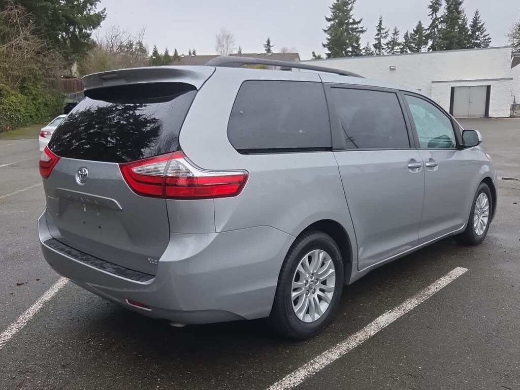 Used 2017 Toyota Sienna XLE Premium 8 Passenger Van