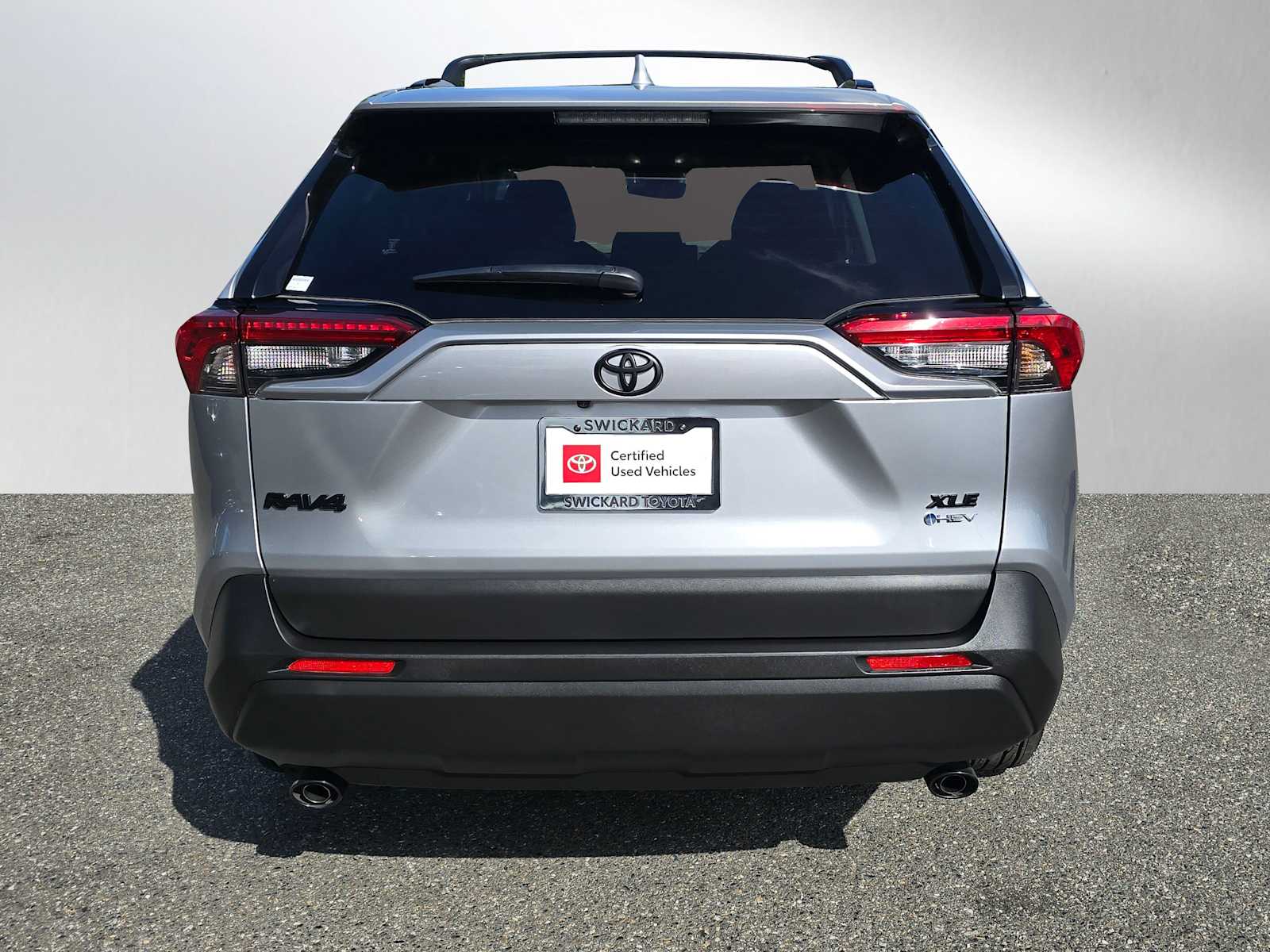 2025 Toyota RAV4 Hybrid XLE photo 3