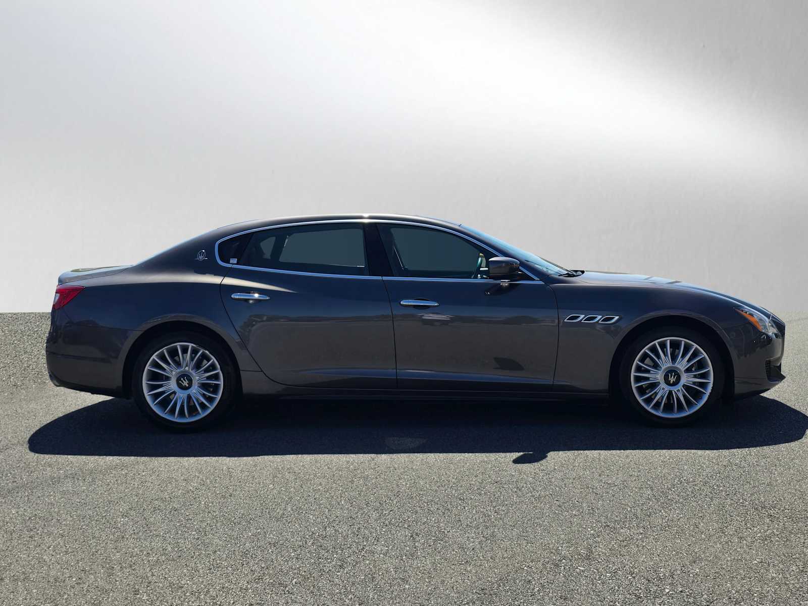 2015 Maserati Quattroporte S Q4 photo 2