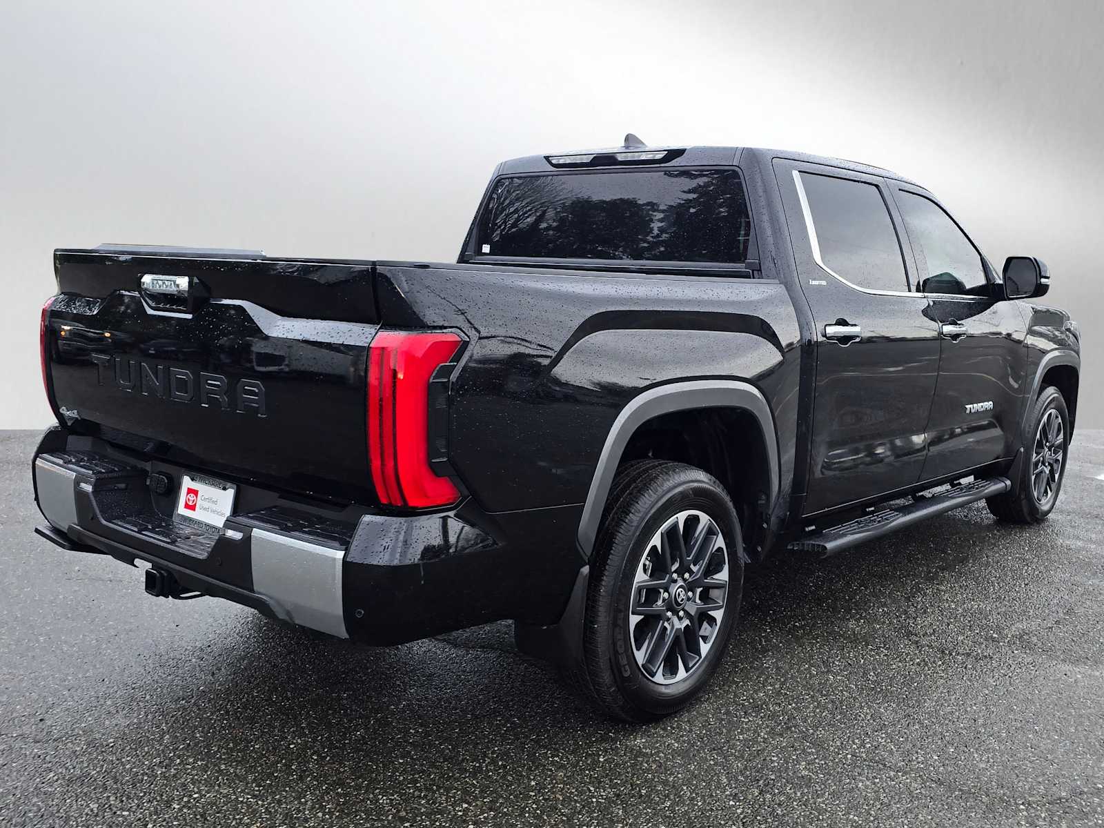 2025 Toyota Tundra Limited CrewMax photo 3