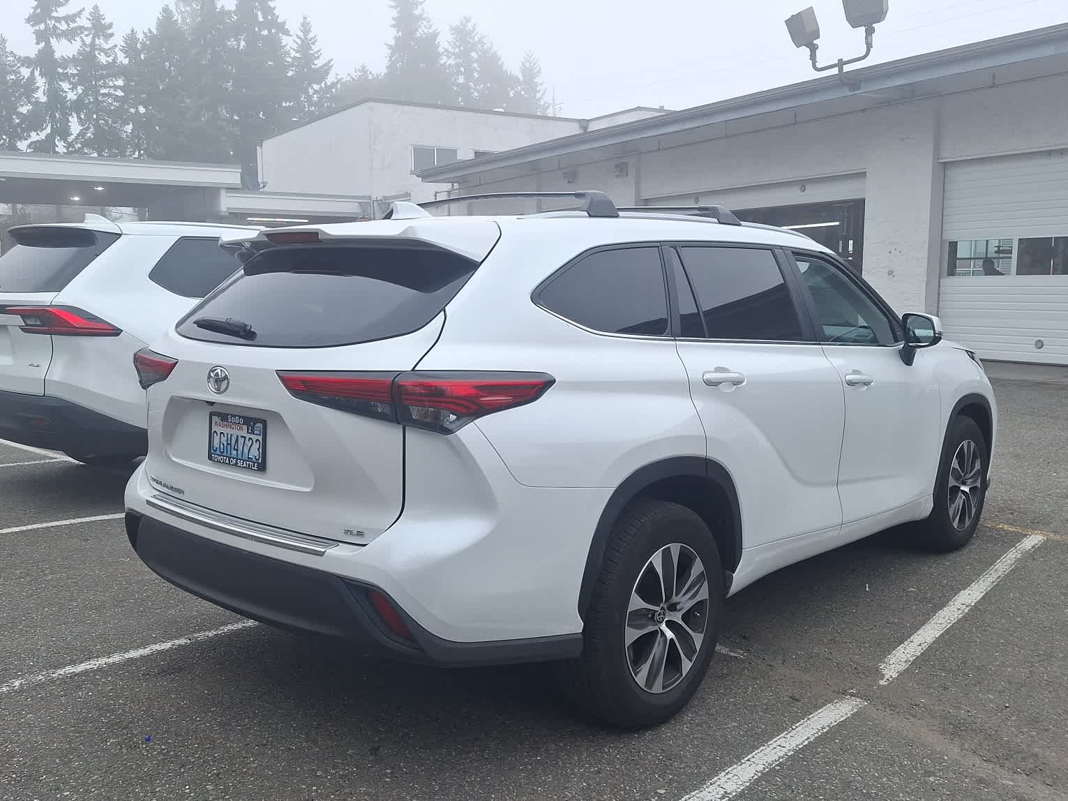 2023 Toyota Highlander XLE photo 3