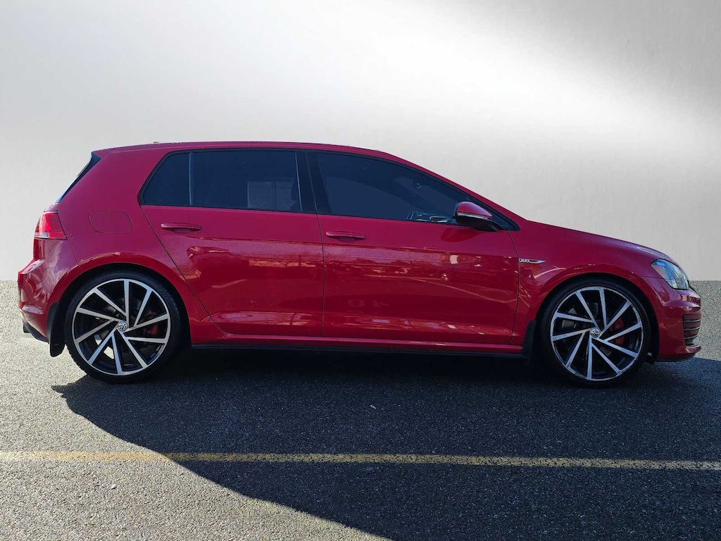 Used 2016 Volkswagen Golf GTI SE w/Performance Package 4-Door Manual Hatchback