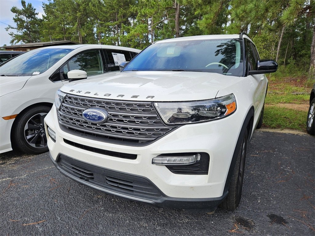 2023 Ford Explorer XLT photo 3