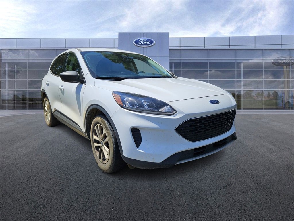 2022 Ford Escape SE photo 2