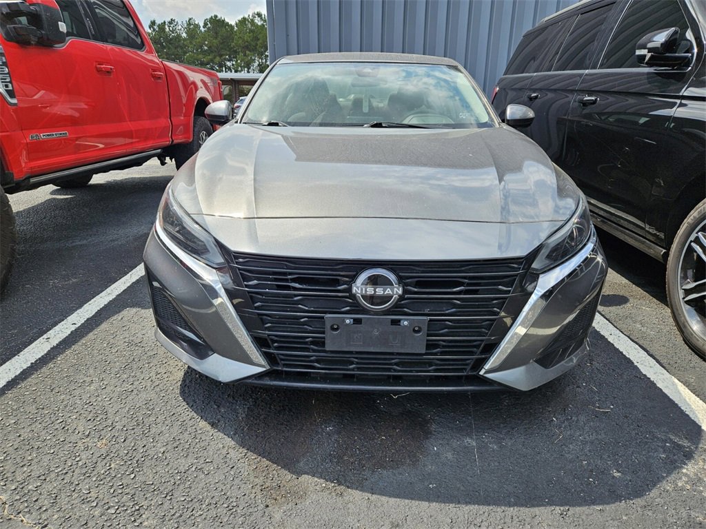 2023 Nissan Altima 2.5 SV photo 3