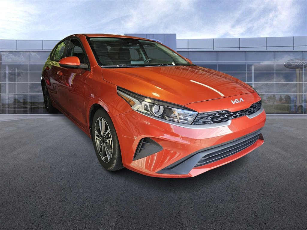 2023 Kia Forte LXS photo 2