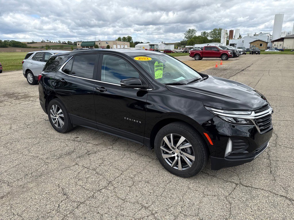 Used 2022 Chevrolet Equinox LT with VIN 3GNAXUEV7NL241258 for sale in New Glarus, WI
