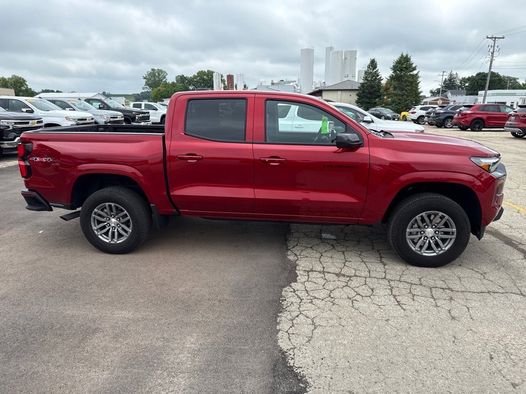 2025 Chevrolet Colorado Work Truck LT photo 3