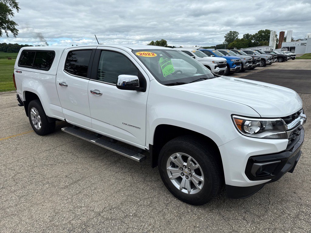 2022 Chevrolet Colorado LT photo 2