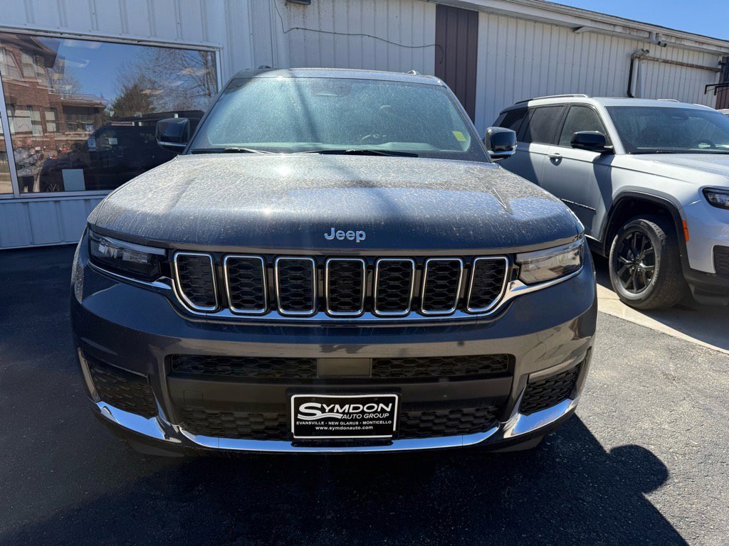 2025 Jeep Grand Cherokee L photo 2