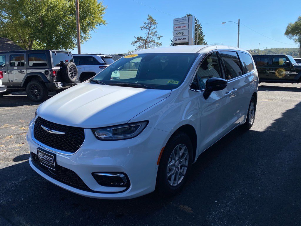 2026 Chrysler Pacifica Select - Photo 6