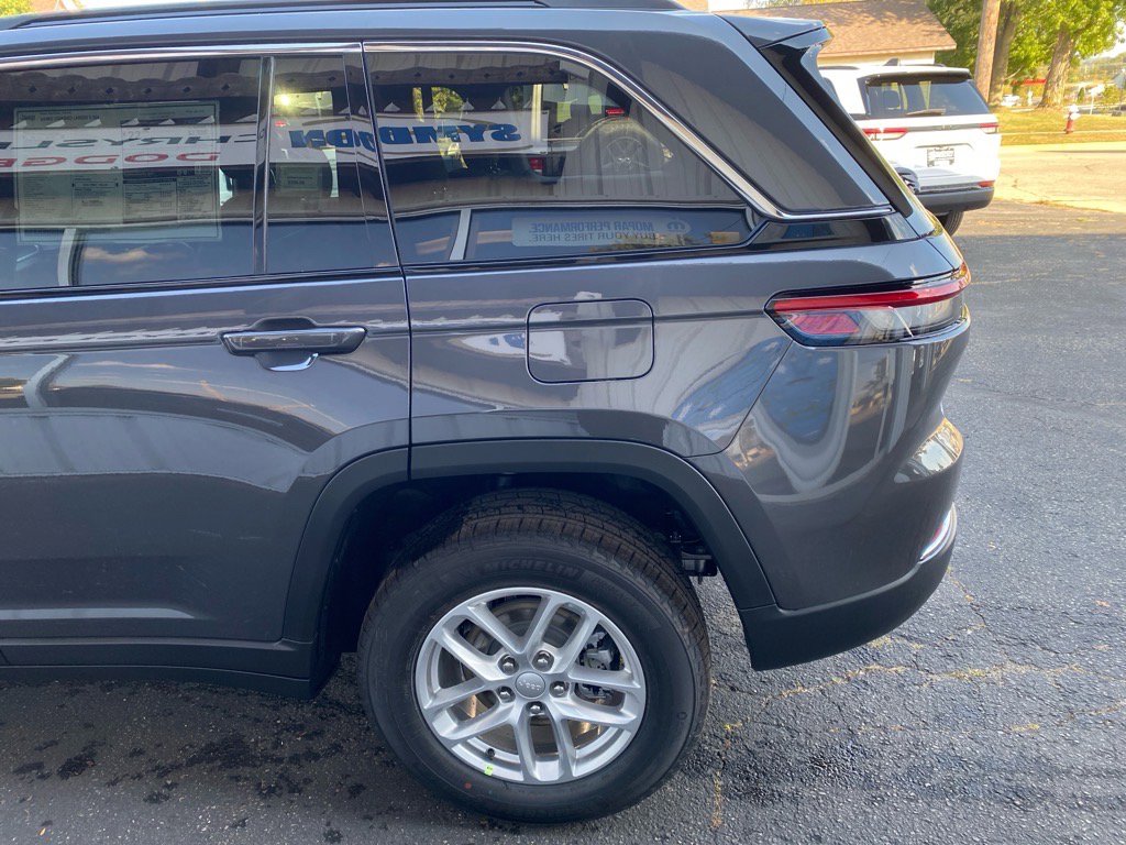 2025 Jeep Grand Cherokee Laredo - Photo 6