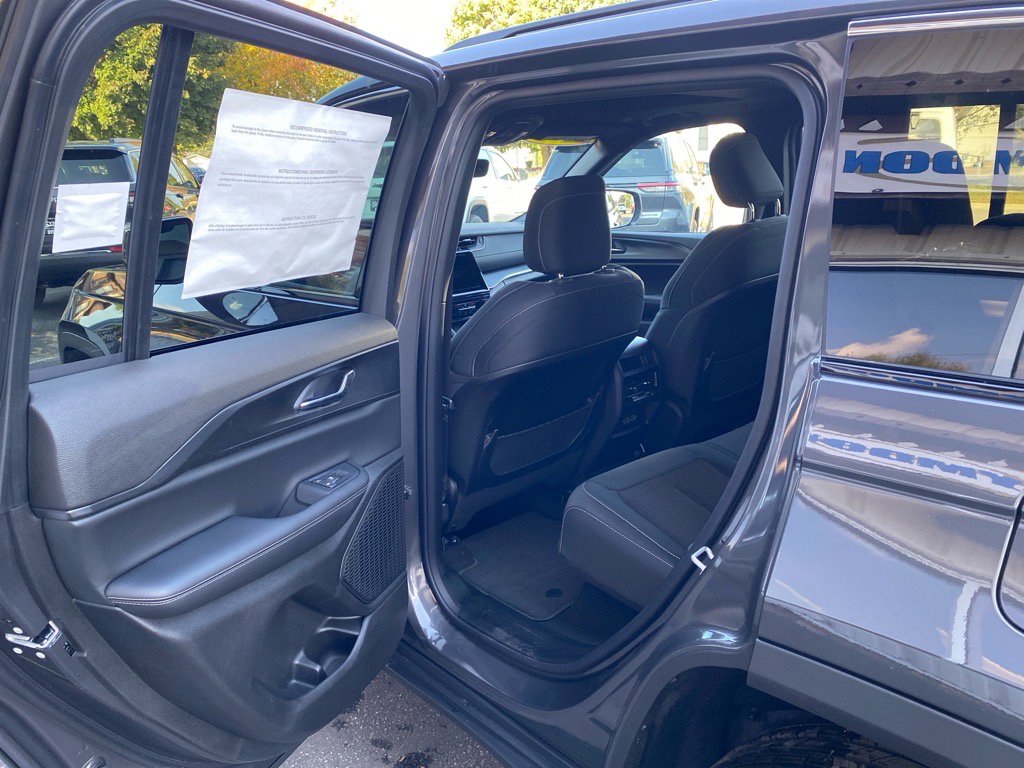 2025 Jeep Grand Cherokee Laredo - Photo 14