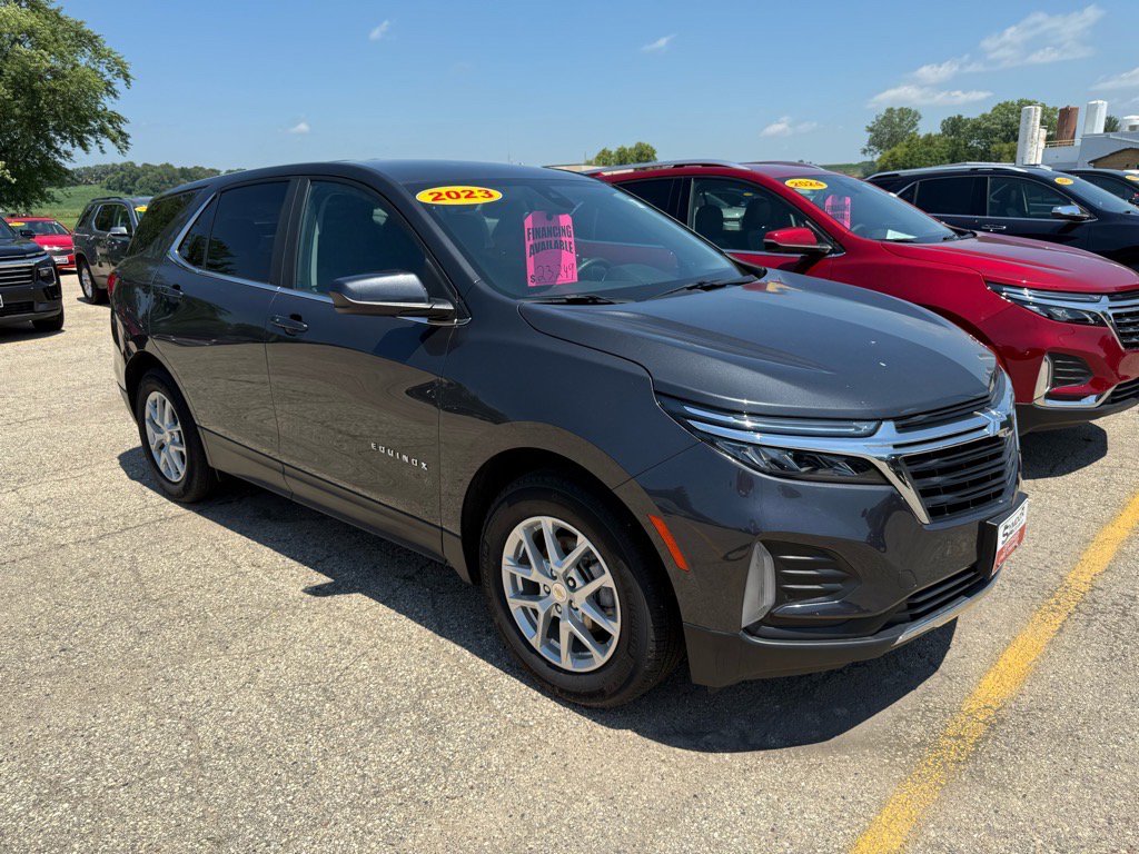 2023 Chevrolet Equinox photo 2