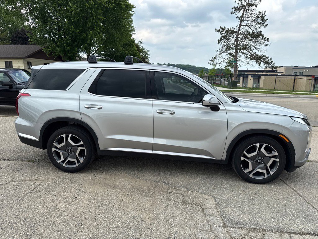 Used 2024 Hyundai Palisade Limited with VIN KM8R5DGE5RU675376 for sale in New Glarus, WI