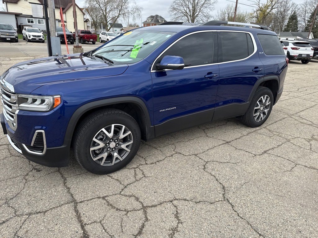 2023 GMC Acadia SLE's photo