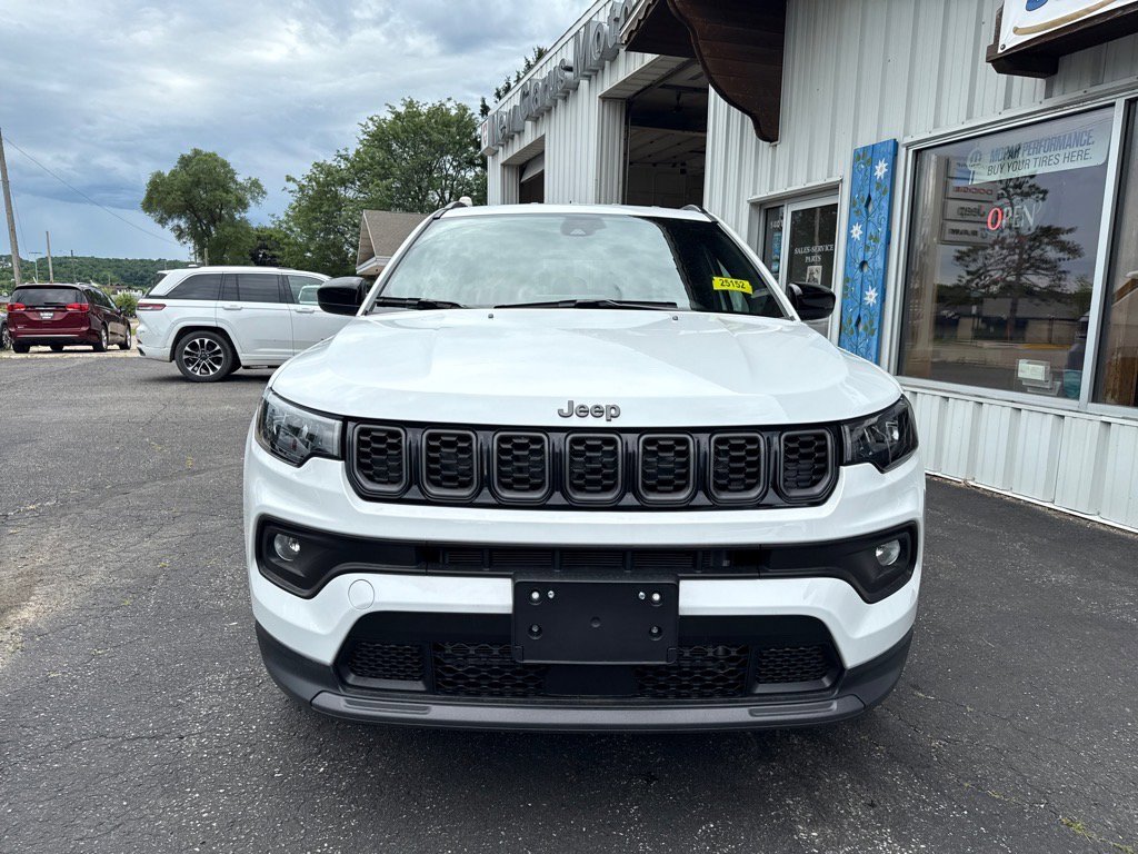2025 Jeep Compass Latitude photo 2