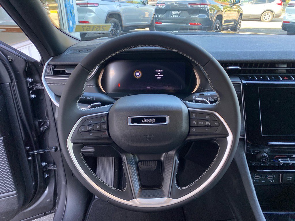 2025 Jeep Grand Cherokee Laredo - Photo 10