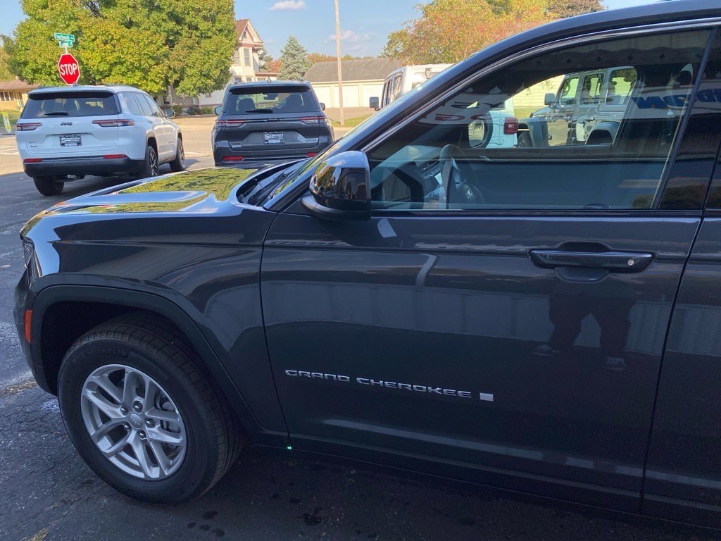 2025 Jeep Grand Cherokee Laredo - Photo 7