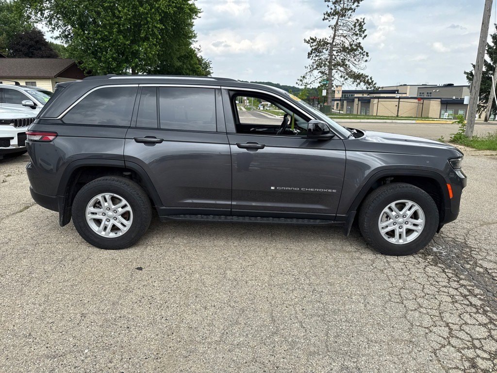 Used 2022 Jeep Grand Cherokee Laredo with VIN 1C4RJHAG3N8599757 for sale in New Glarus, WI