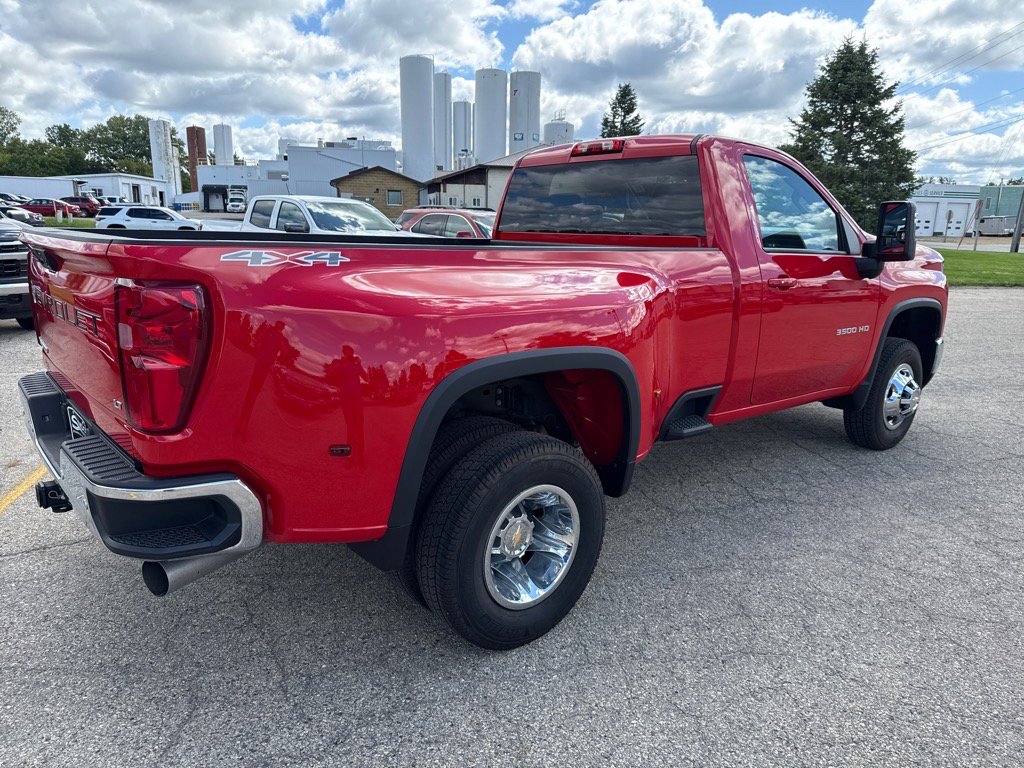 2025 Chevrolet Silverado 3500HD LT photo 3