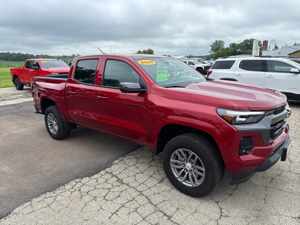 2025 Chevrolet Colorado Work Truck LT photo 2