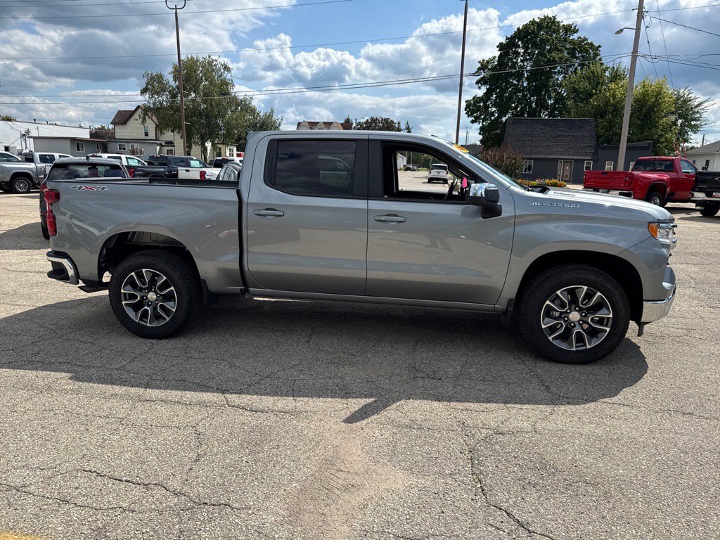 2025 Chevrolet Silverado 1500 LT photo 2