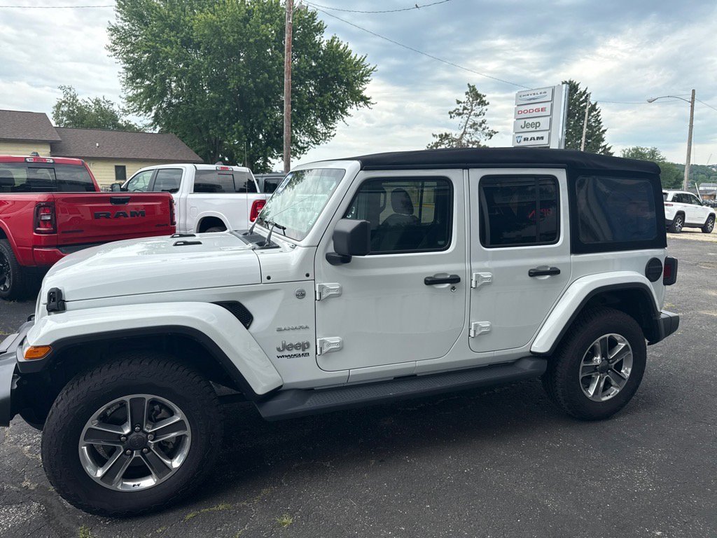 2020 Jeep Wrangler Unlimited Sahara photo 4